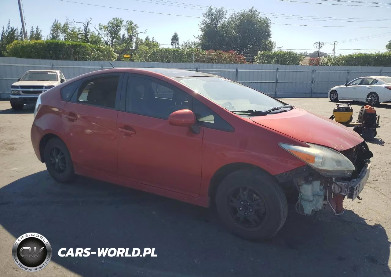 2012 Toyota Prius Three VIN:JTDKN3DU1C1544157 - 4