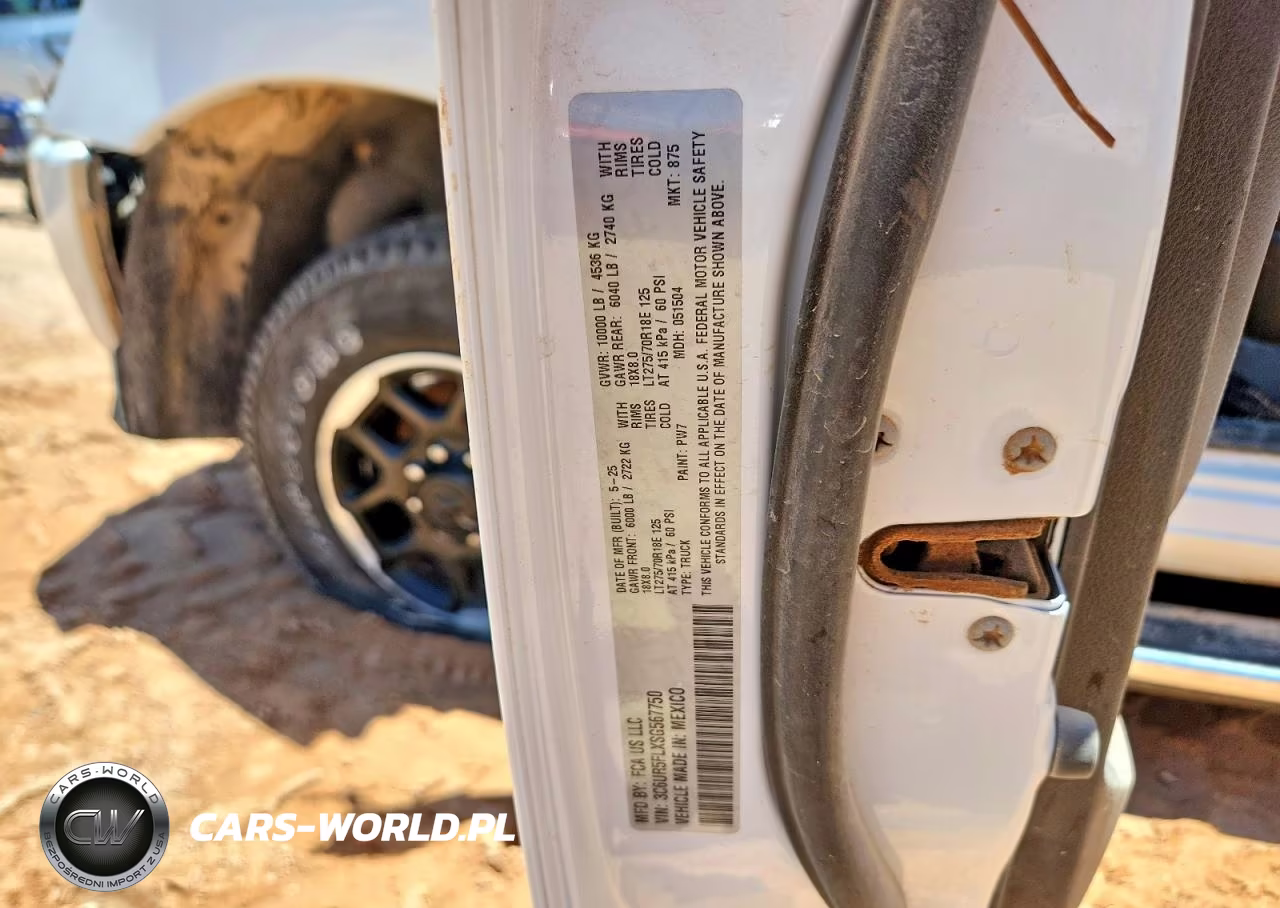 2025 Ram 2500 Laramie VIN:3C6UR5FLXSG567750 - 12