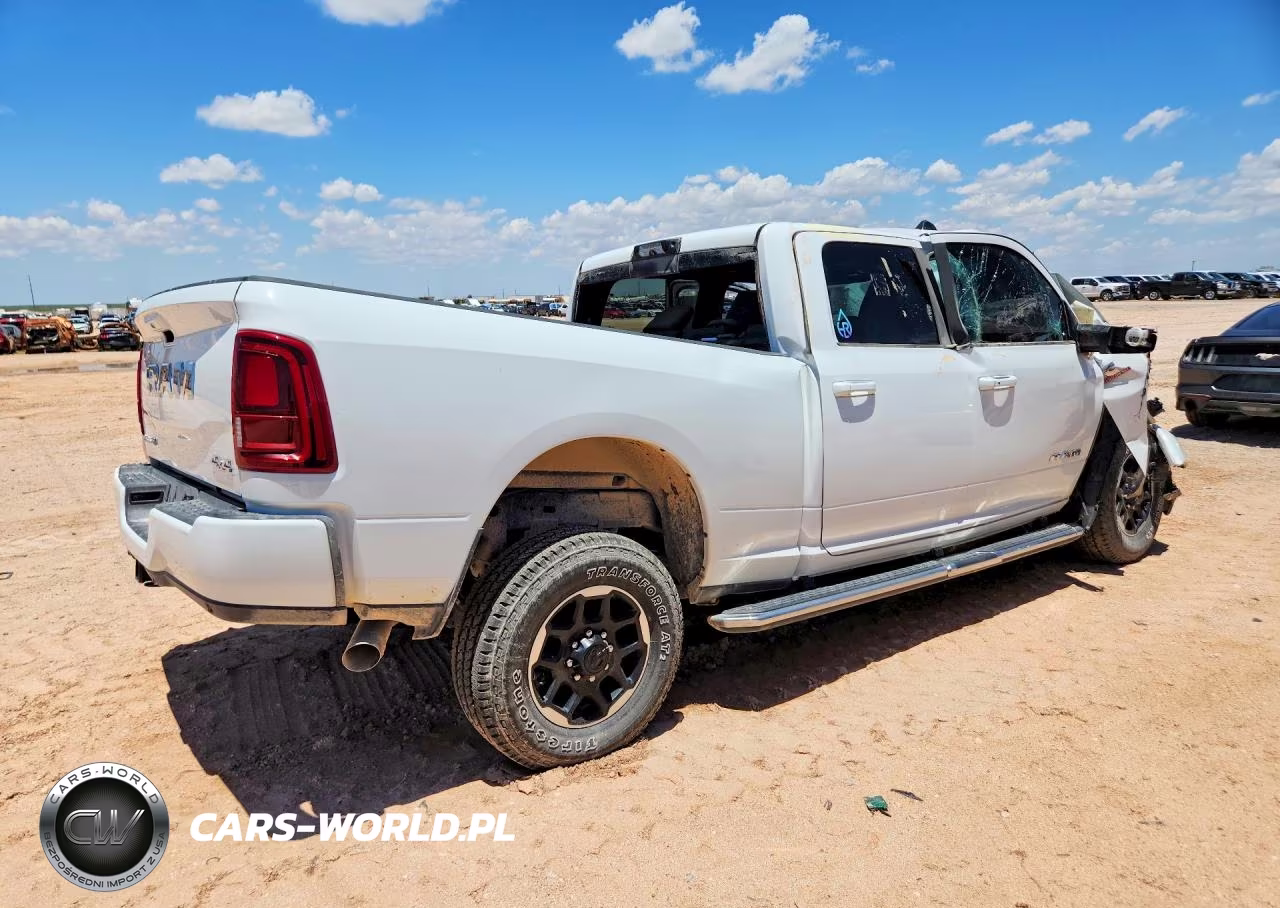 2025 Ram 2500 Laramie VIN:3C6UR5FLXSG567750 - 3