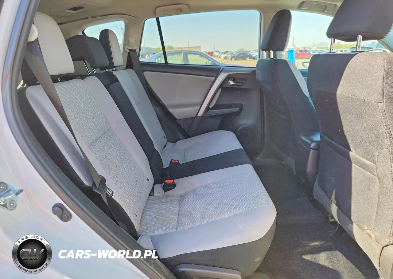 2017 Toyota Rav4 Xle VIN:2T3RFREV5HW591075 - 10