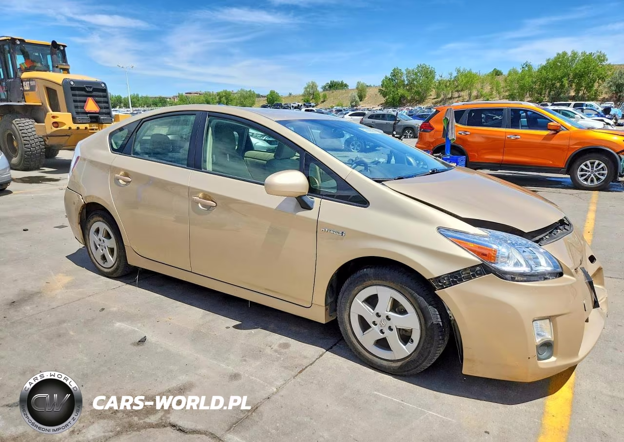 2011 Toyota Prius Two VIN:JTDKN3DU4B1477133 - 4