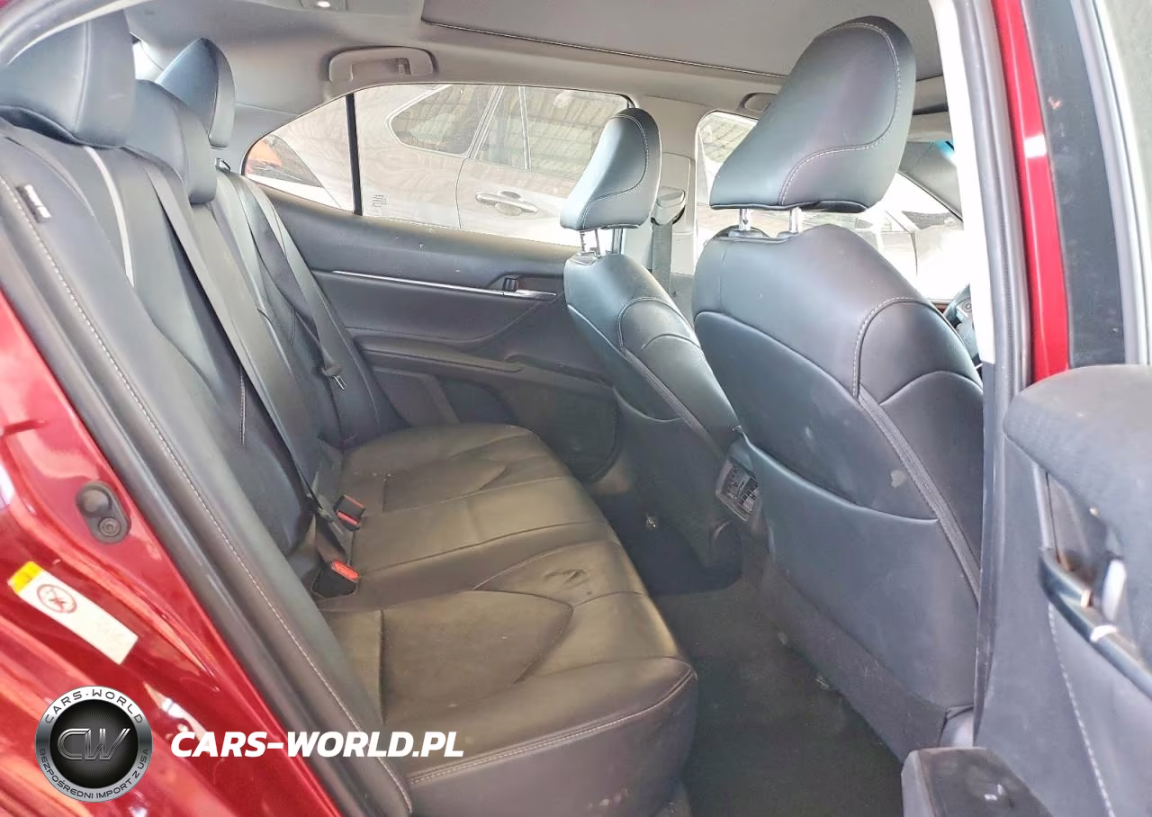 2018 Toyota Camry Xse VIN:4T1B61HK6JU663761 - 10
