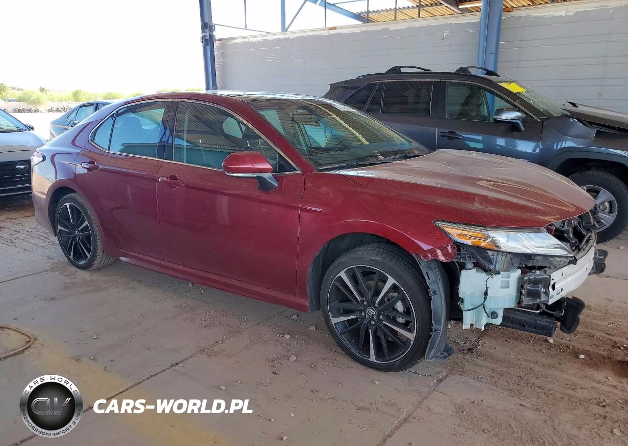 2018 Toyota Camry Xse VIN:4T1B61HK6JU663761 - 4