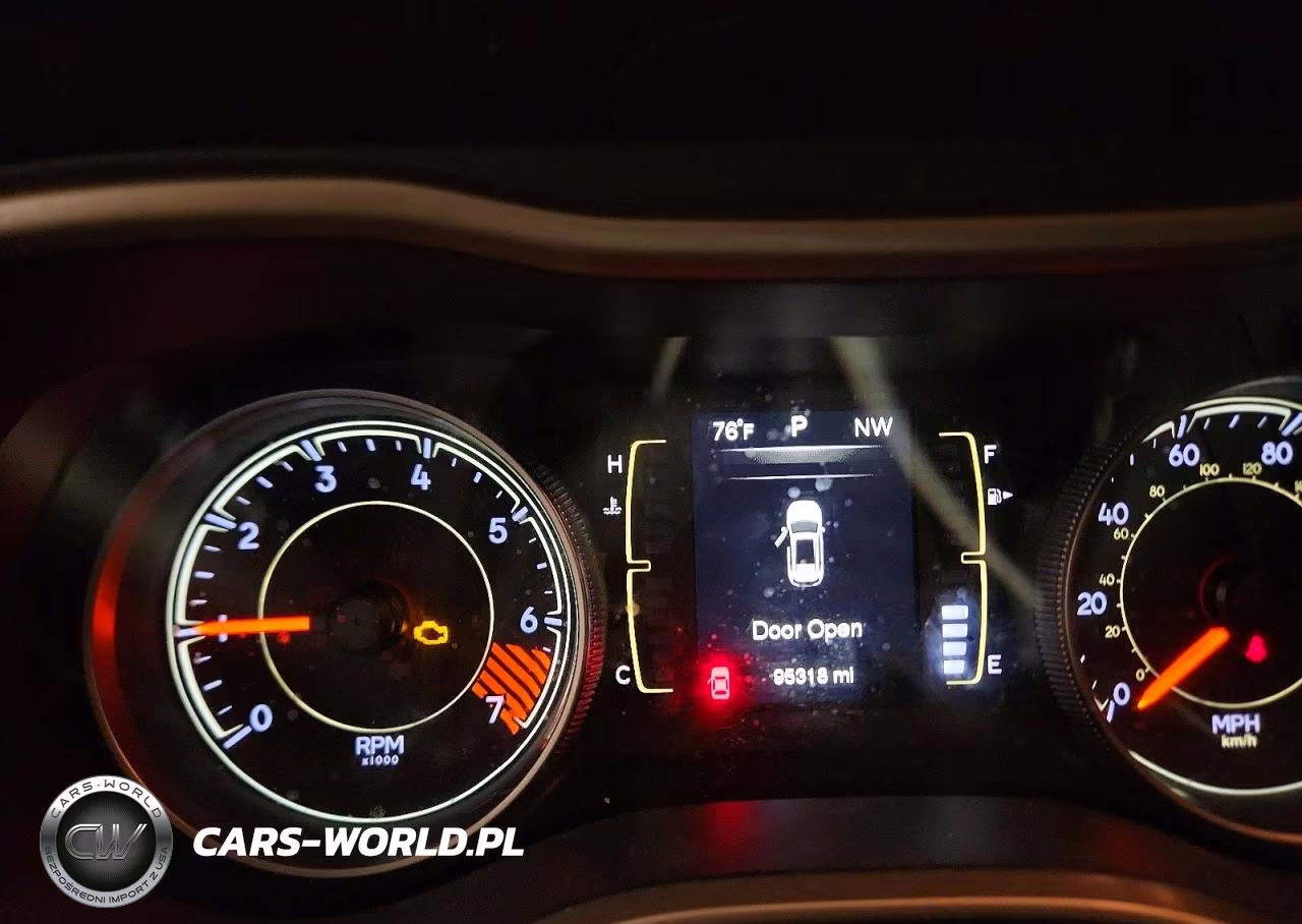 2014 Jeep Cherokee Sport VIN:1C4PJMAB9EW125179 - 9
