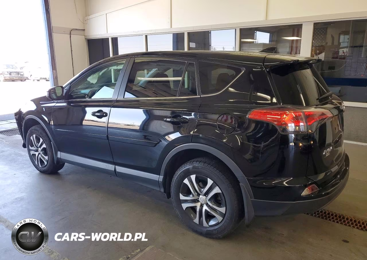 2018 Toyota Rav4 Le VIN:2T3BFREV9JW828951 - 2