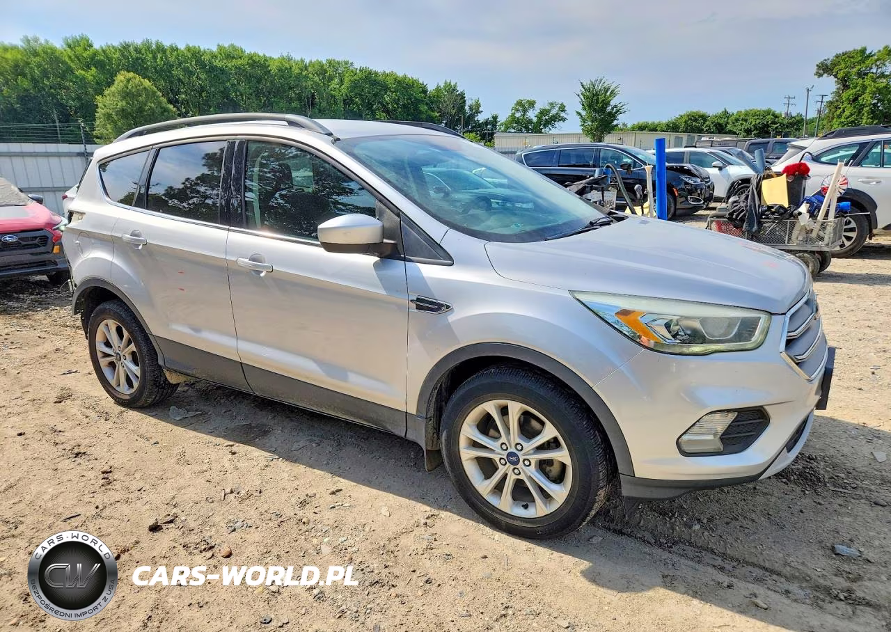 2017 Ford Escape Se VIN:1FMCU0GD8HUA87706 - 4