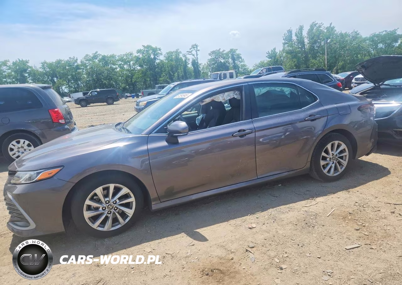 2023 Toyota Camry Le – zdjęcie 1 z 12