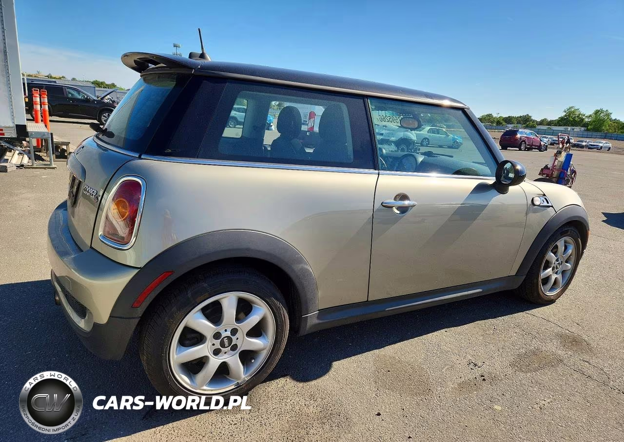 2008 Mini Cooper S VIN:WMWMF73598TT90233 - 3