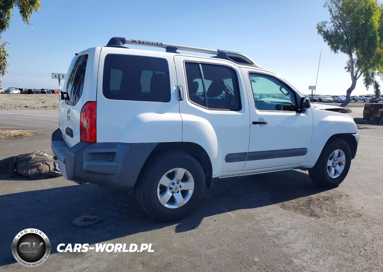 2013 Nissan Xterra X VIN:5N1AN0NU6DN811811 - 3