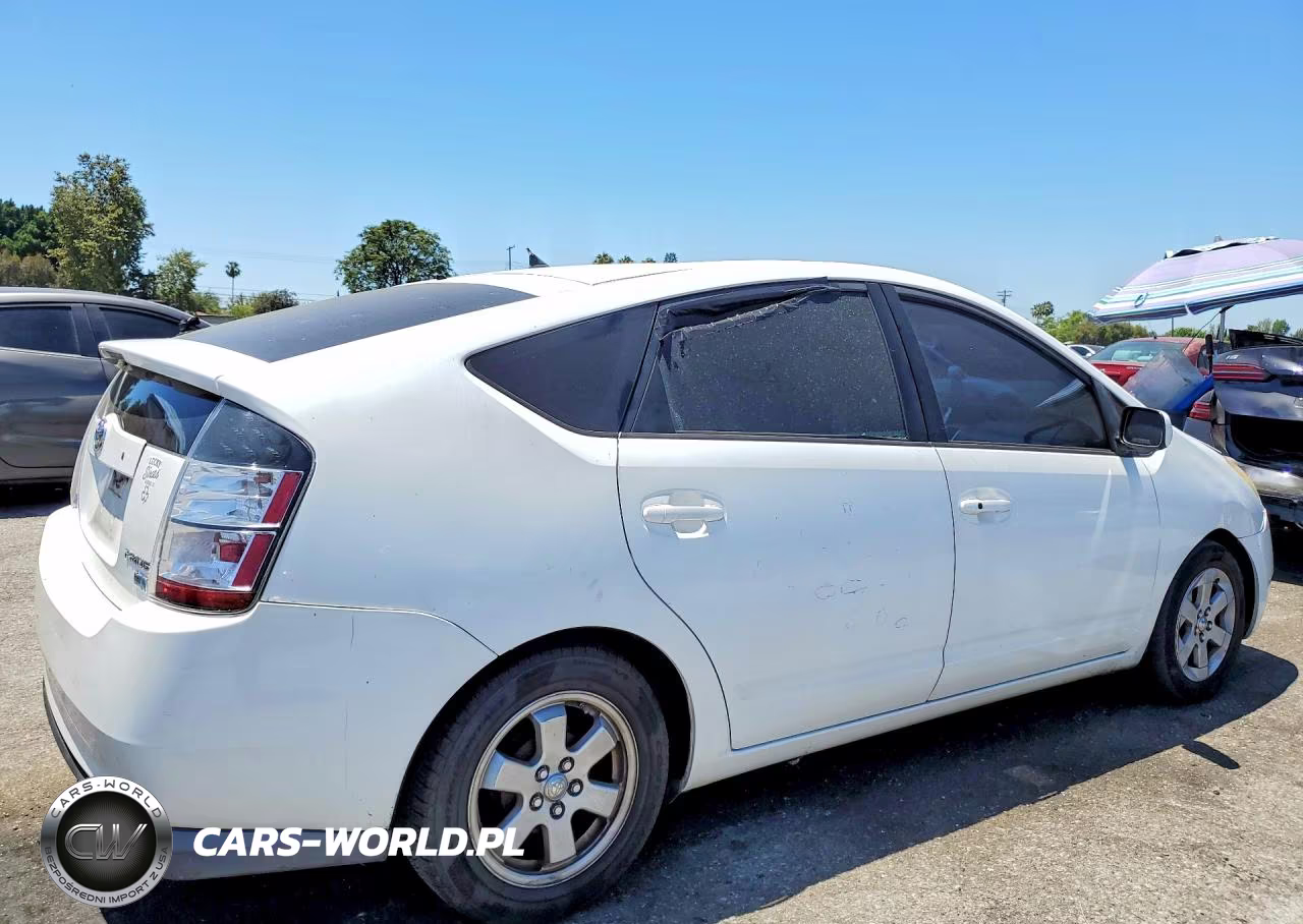 2005 Toyota Prius Base VIN:JTDKB20UX53027097 - 3