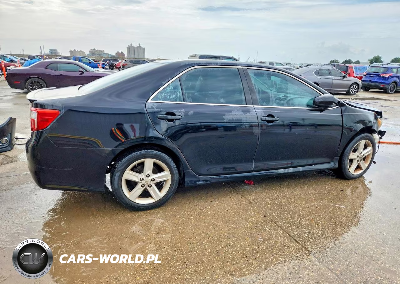 2014 Toyota Camry Se VIN:4T1BF1FK9EU318555 - 3