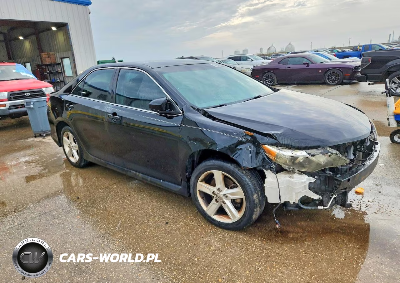 2014 Toyota Camry Se VIN:4T1BF1FK9EU318555 - 4