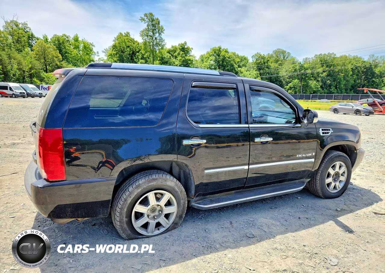 2007 Cadillac Escalade Luxury VIN:1GYFK638X7R222411 - 3