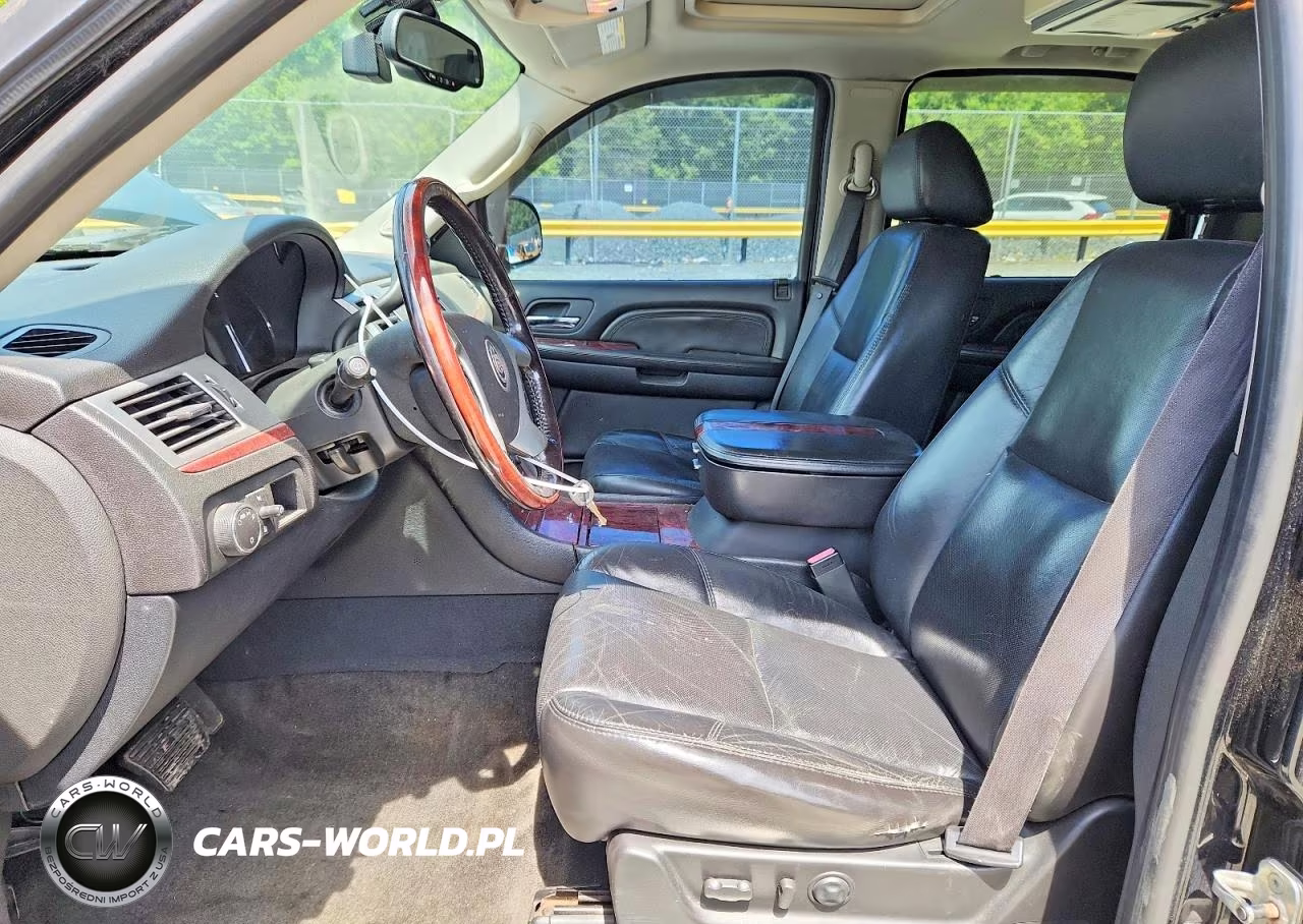 2007 Cadillac Escalade Luxury VIN:1GYFK638X7R222411 - 7