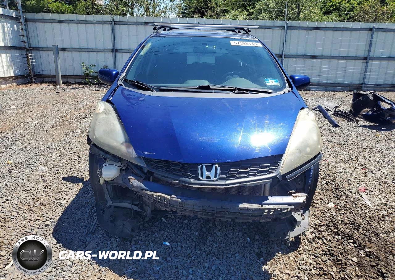 2012 Honda Fit Sport VIN:JHMGE8G54CC037697 - 5