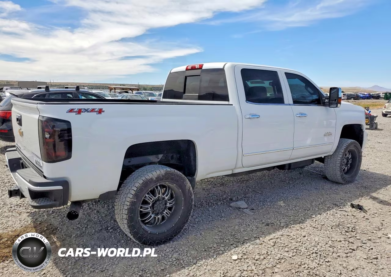 2015 Chevrolet Silverado K2500 High Country VIN:1GC1KXE80FF560757 - 3