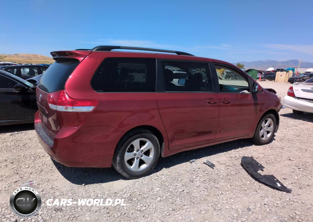 2011 Toyota Sienna Le VIN:5TDKK3DC6BS141177 - 3