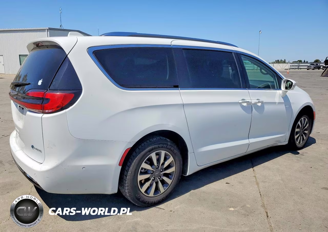 2021 Chrysler Pacifica Hybrid Touring L VIN:2C4RC1L7XMR585873 - 3