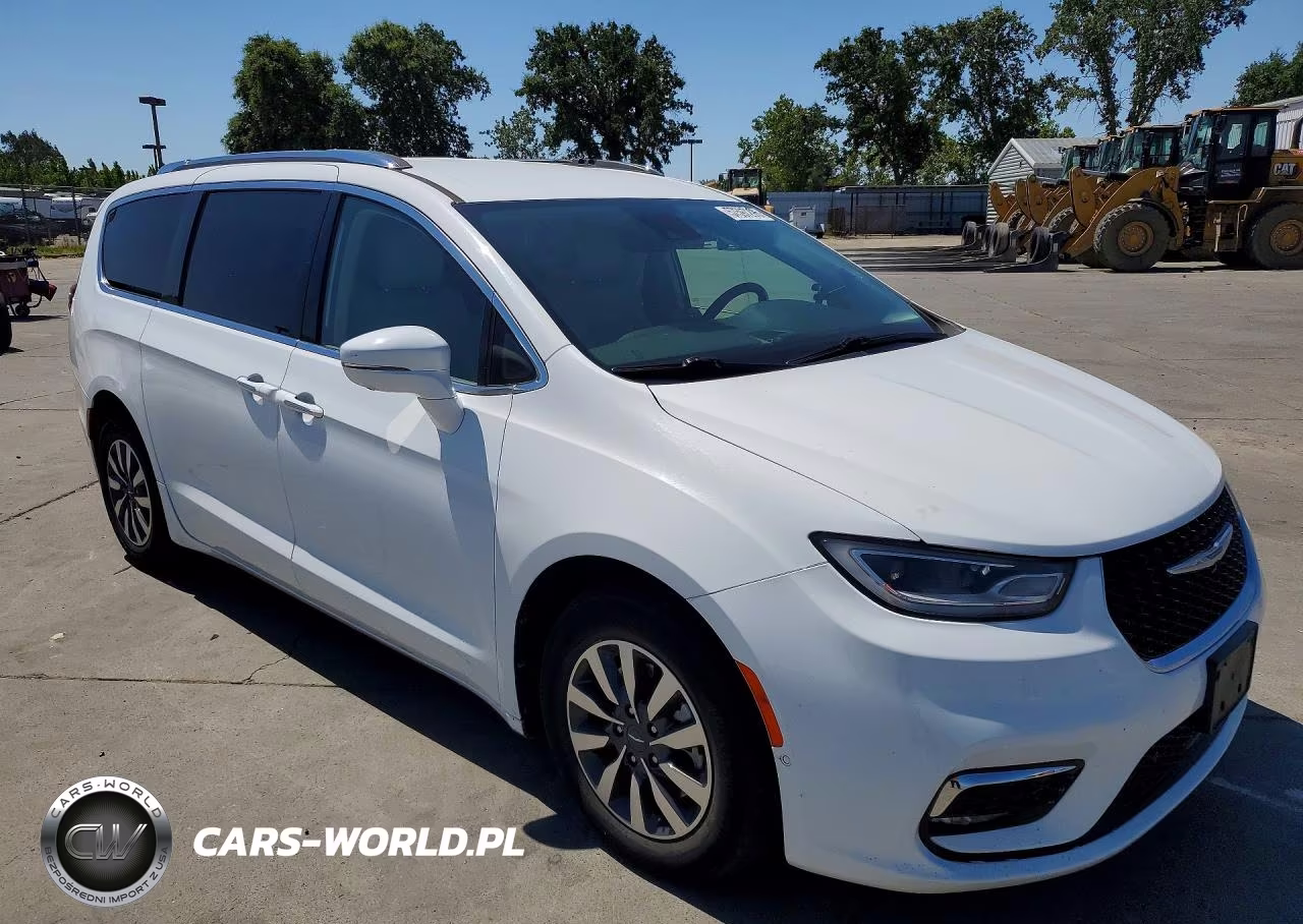 2021 Chrysler Pacifica Hybrid Touring L VIN:2C4RC1L7XMR585873 - 4