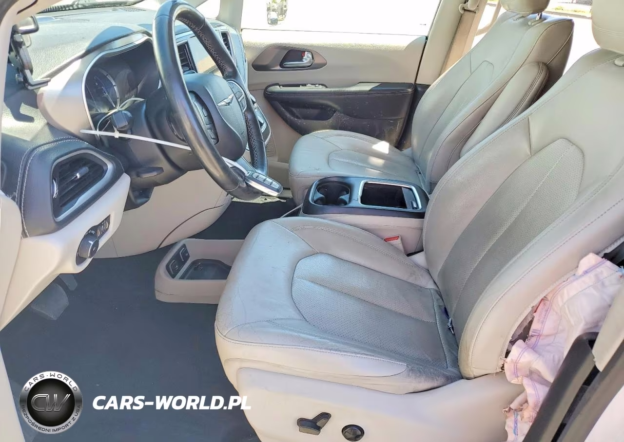 2021 Chrysler Pacifica Hybrid Touring L VIN:2C4RC1L7XMR585873 - 7