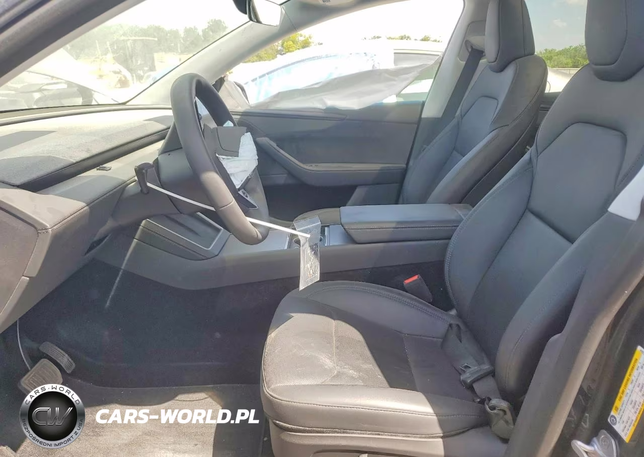 2026 Tesla Model Y VIN:7SAYGDED7TA419311 - 7