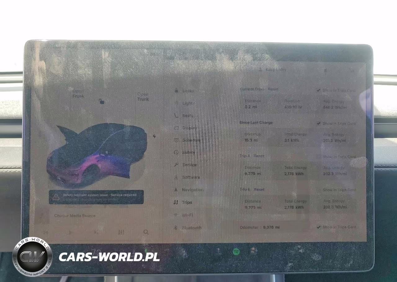 2026 Tesla Model Y VIN:7SAYGDED7TA419311 - 9