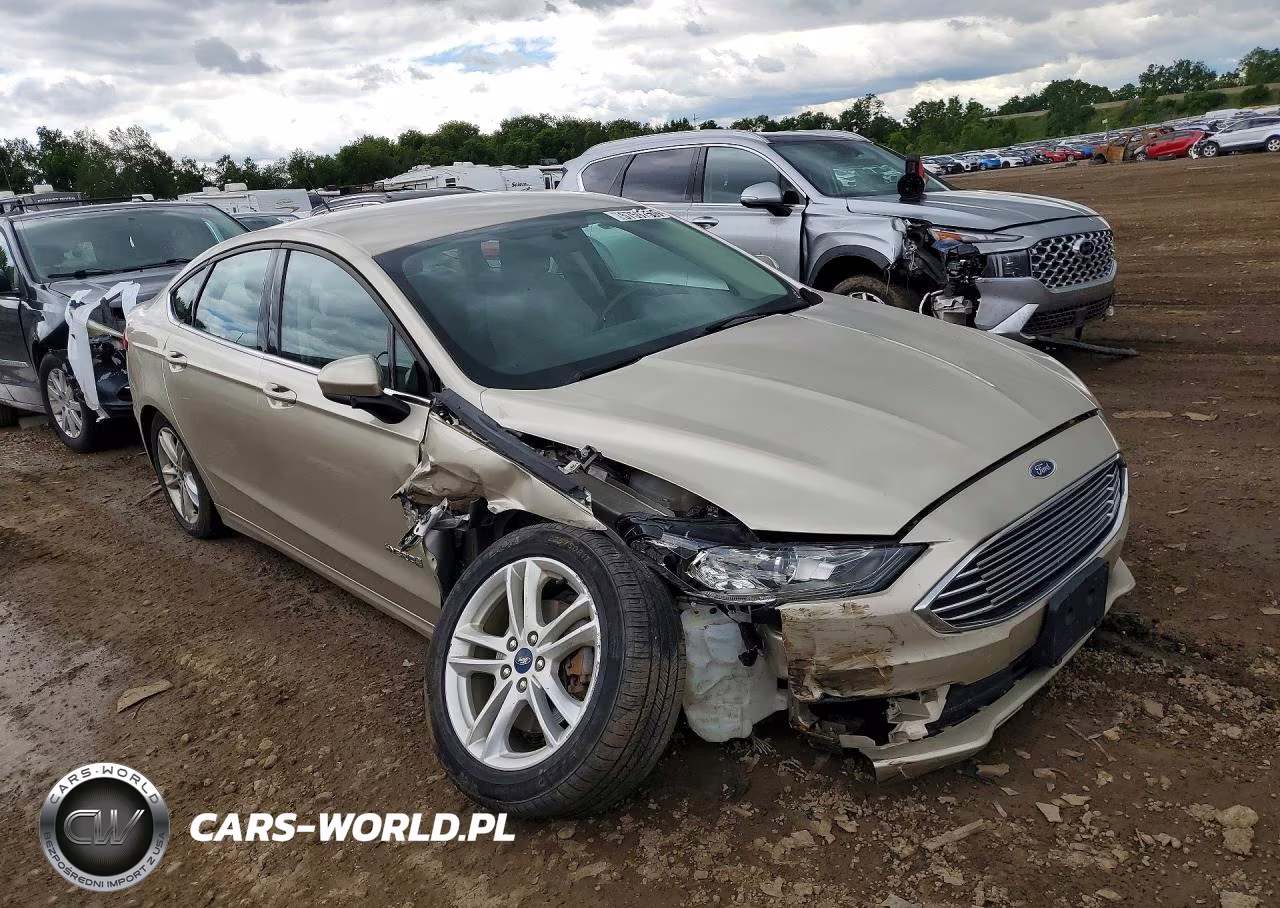 2018 Ford Fusion Se Hybrid VIN:3FA6P0LU3JR274806 - 4