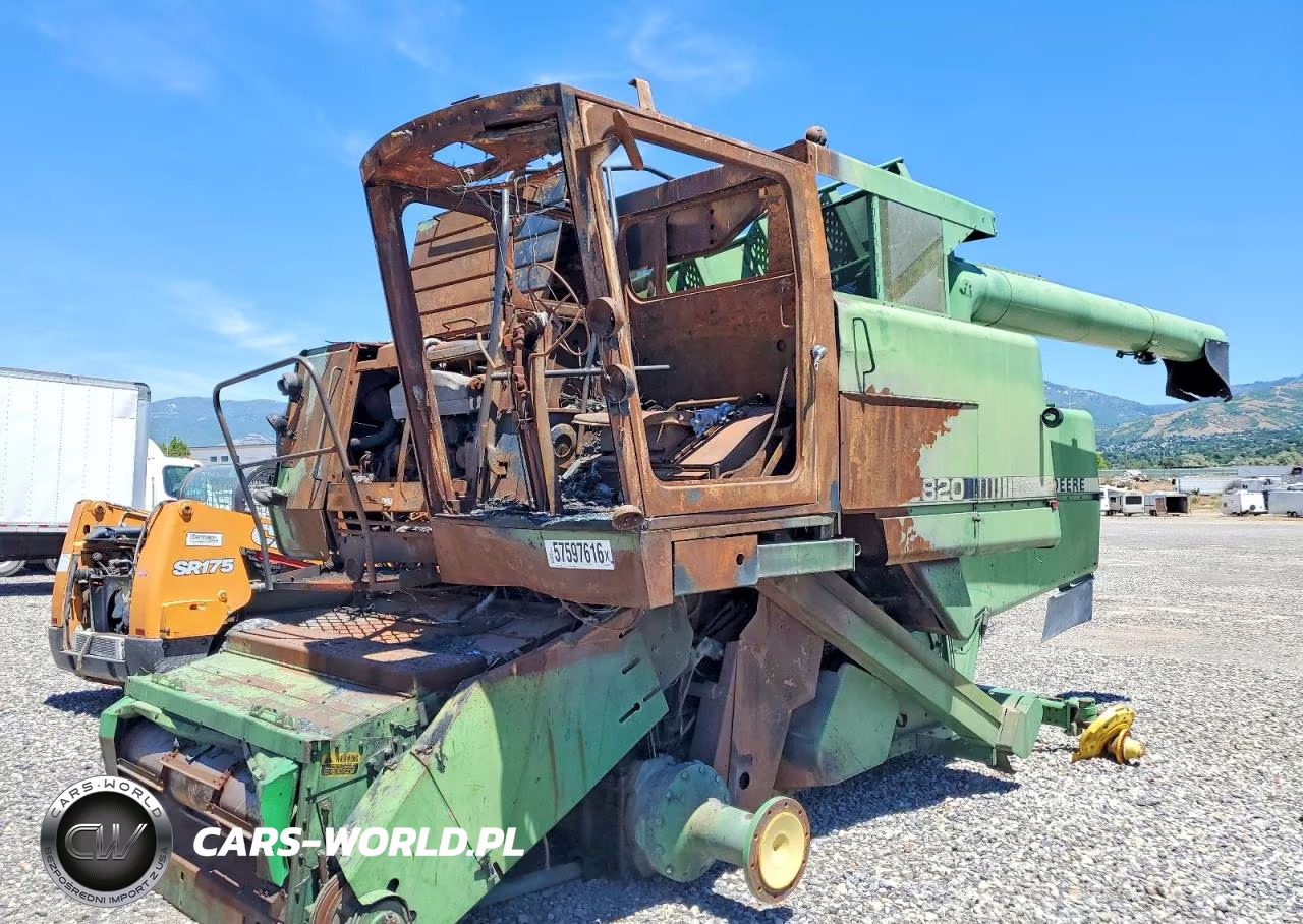 1986 John Deere 8820 Combine VIN:57597616 - 2