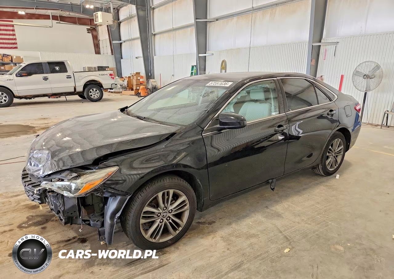 2015 TOYOTA CAMRY SE – zdjęcie 1 z 13