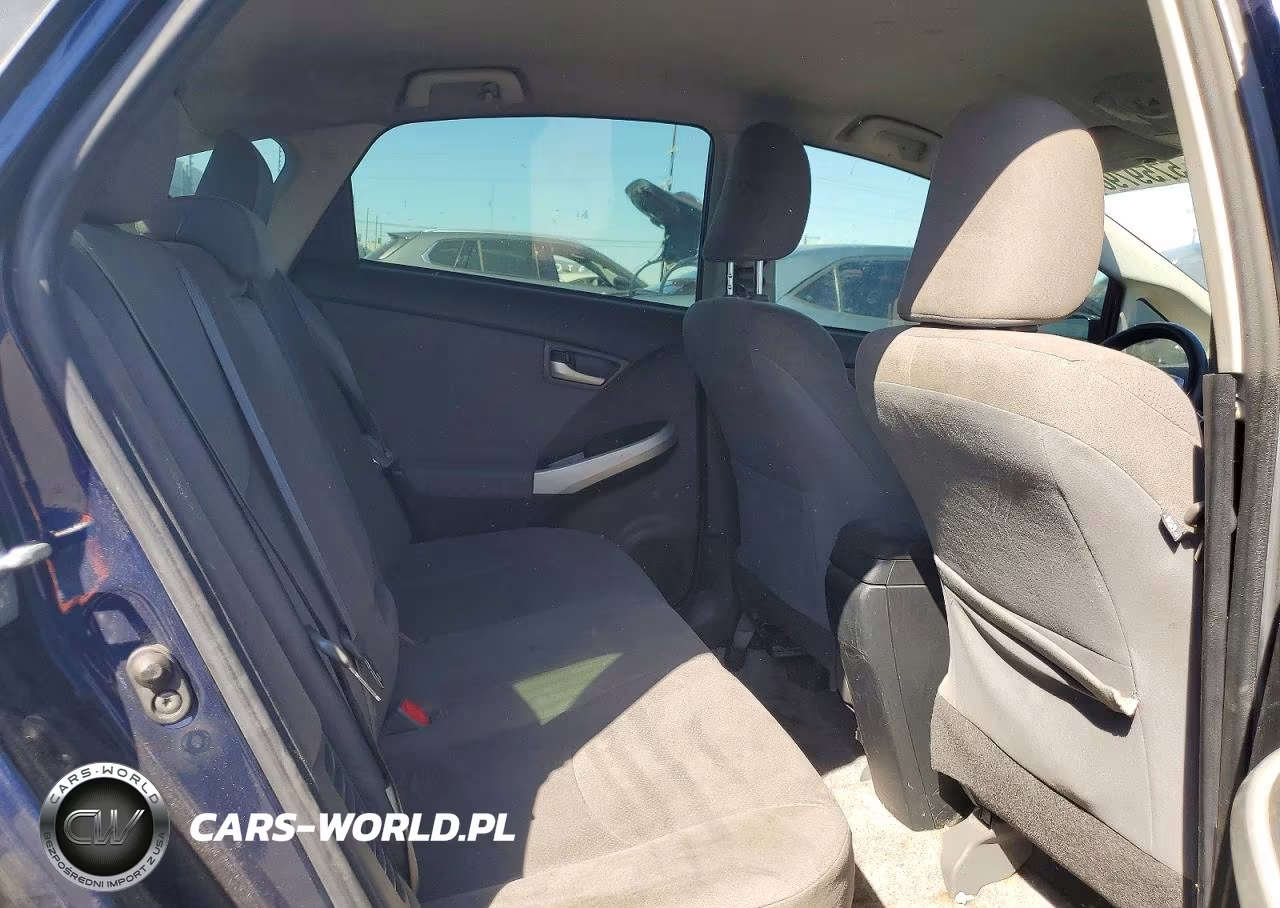 2015 Toyota Prius Two VIN:JTDKN3DU1F0458454 - 10