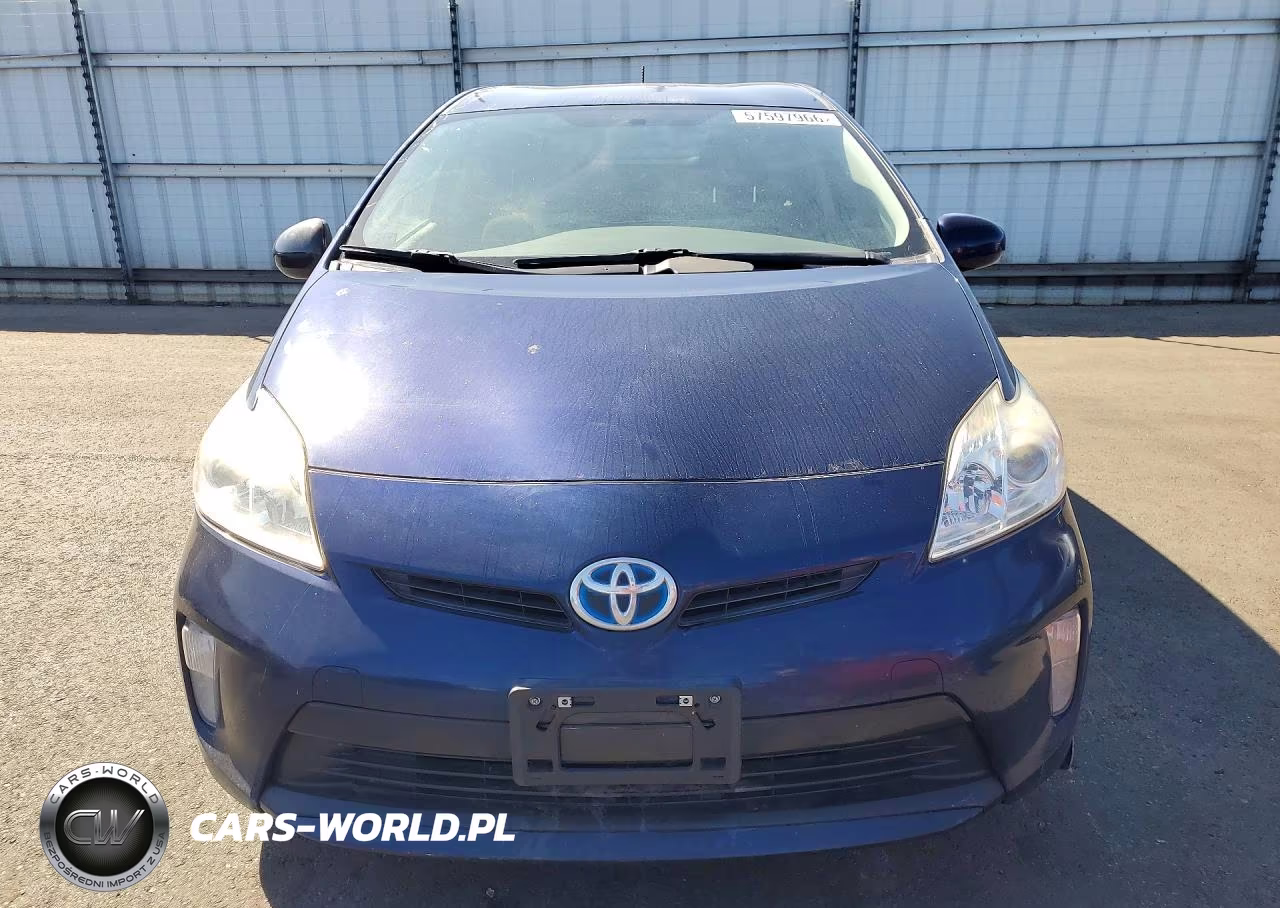 2015 Toyota Prius Two VIN:JTDKN3DU1F0458454 - 5