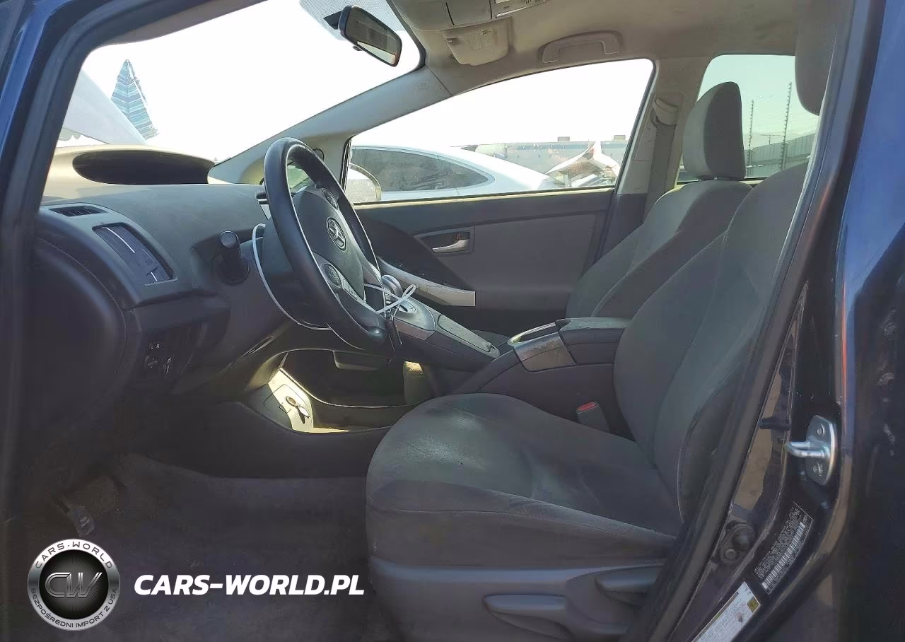 2015 Toyota Prius Two VIN:JTDKN3DU1F0458454 - 7