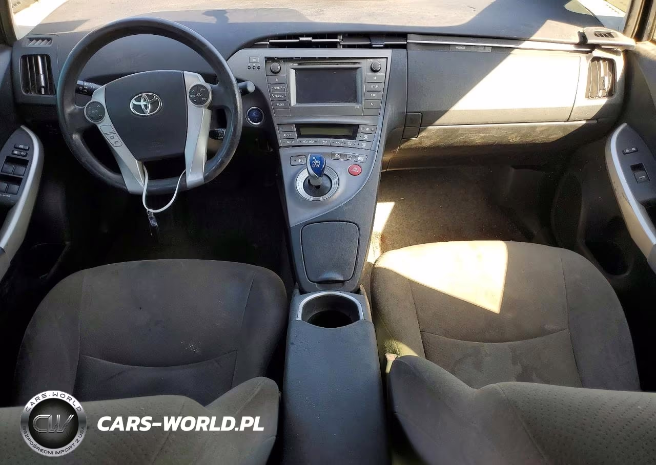 2015 Toyota Prius Two VIN:JTDKN3DU1F0458454 - 8