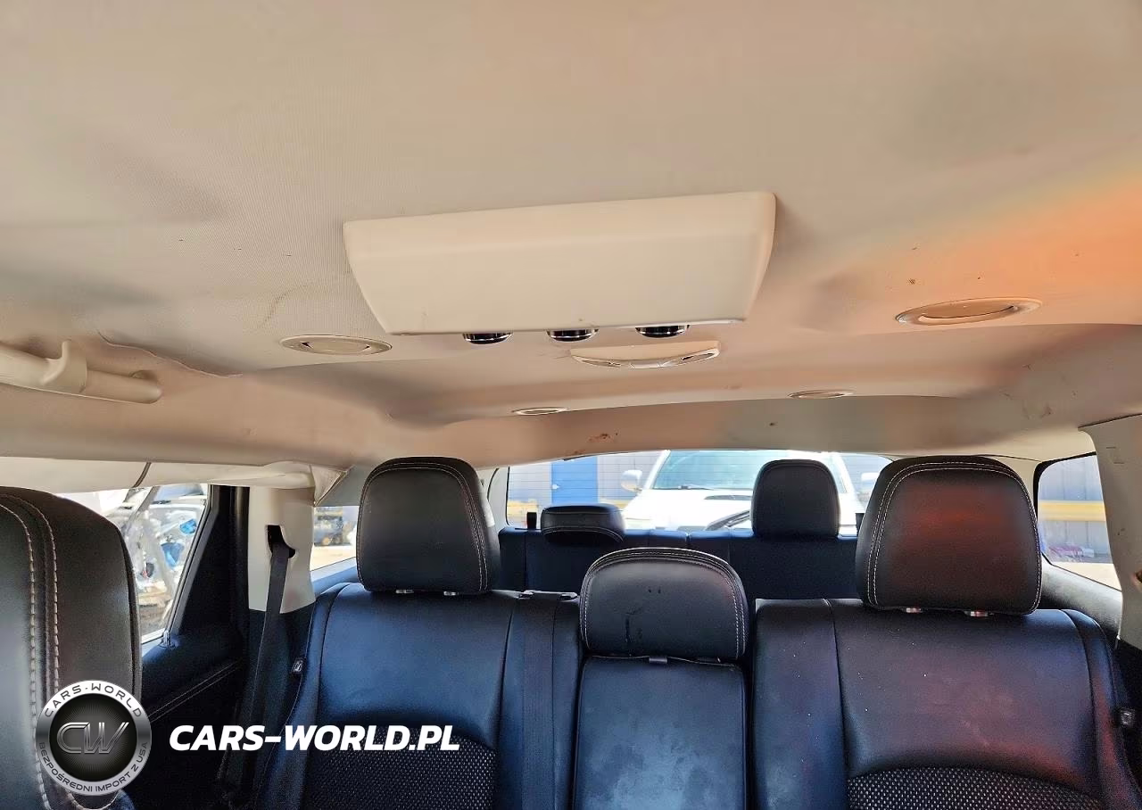 2019 Dodge Journey Crossroad VIN:3C4PDCGBXKT862594 - 10