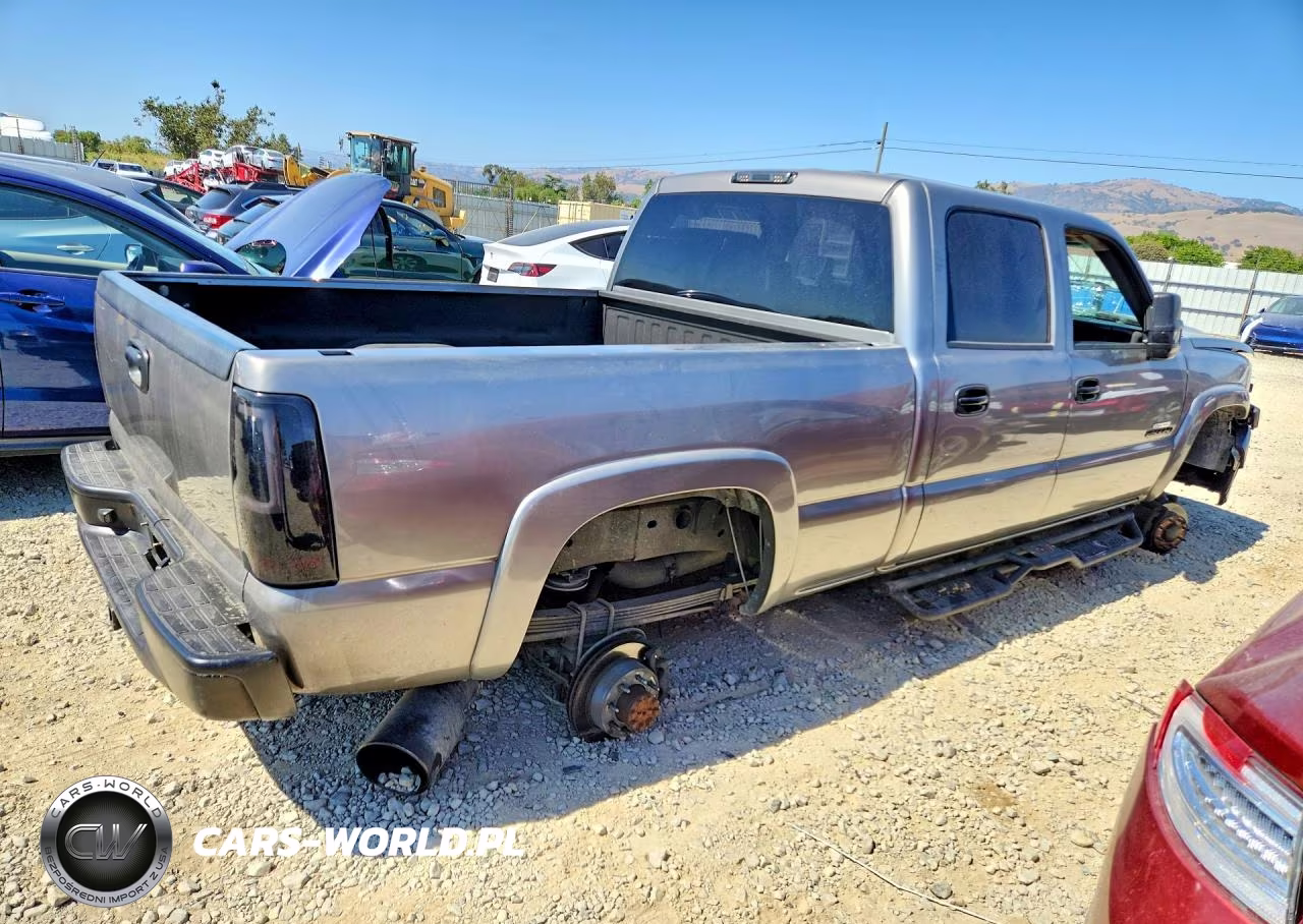 2007 Chevrolet Silverado K2500 Heavy Duty VIN:1GCHK23D07F185245 - 3