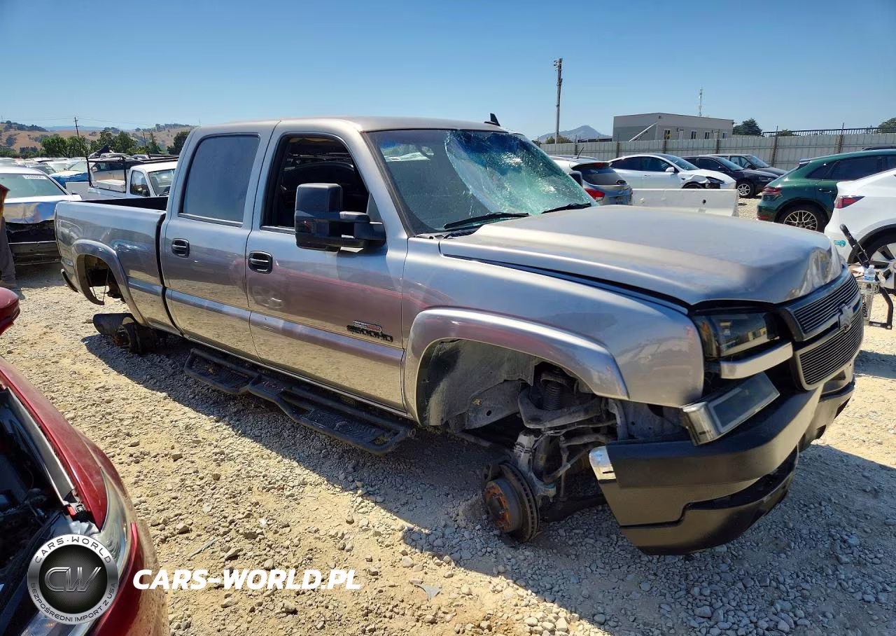 2007 Chevrolet Silverado K2500 Heavy Duty VIN:1GCHK23D07F185245 - 4