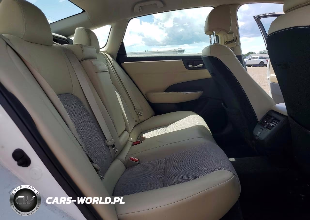 2018 Honda Clarity VIN:JHMZC5F11JC005637 - 10
