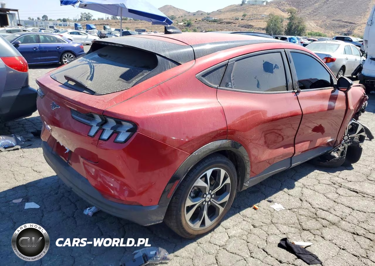 2023 Ford Mustang Mach-E Select VIN:3FMTK1RM5PMA41701 - 3