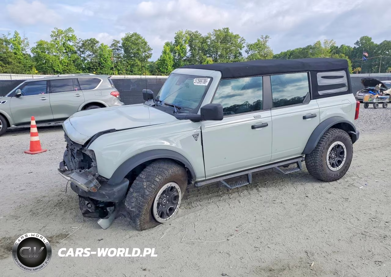 2022 Ford Bronco Base – zdjęcie 1 z 13