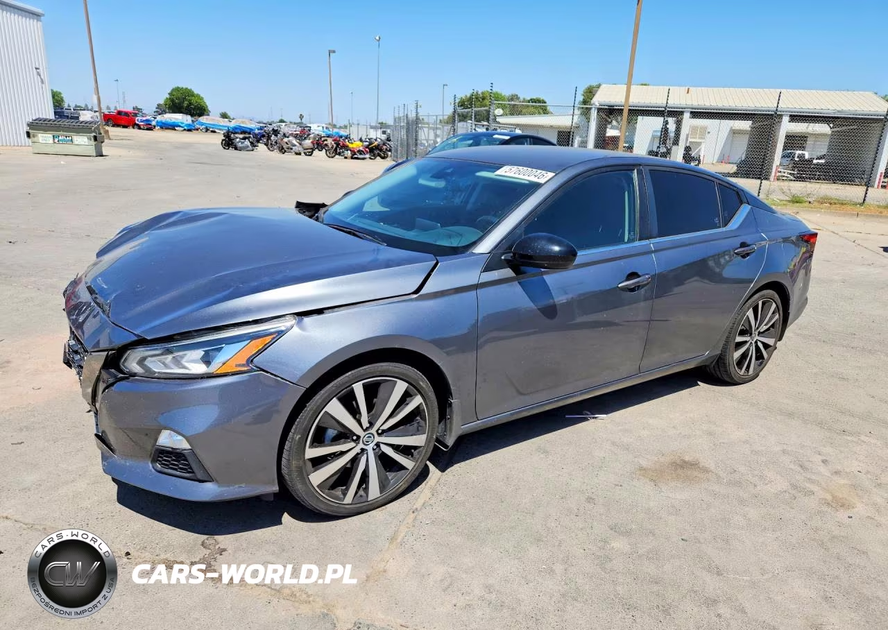 2022 Nissan Altima Sr – zdjęcie 1 z 13