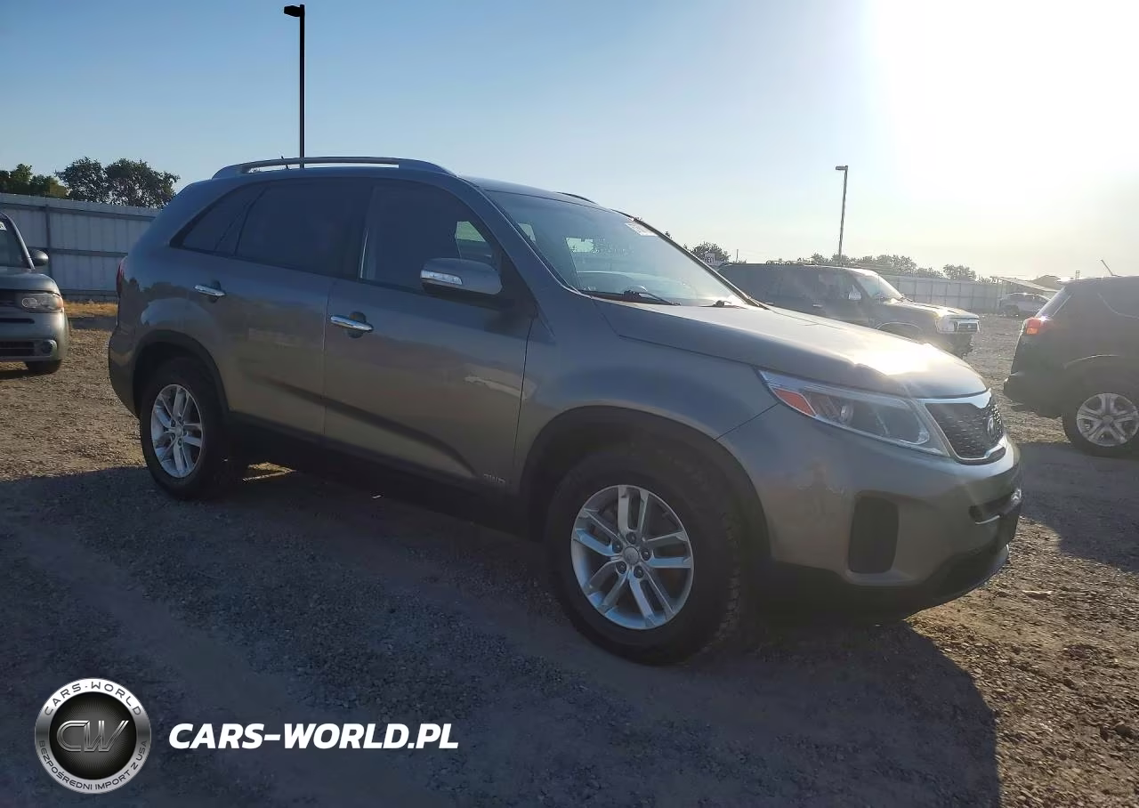 2015 Kia Sorento Lx VIN:5XYKTDA72FG651295 - 4