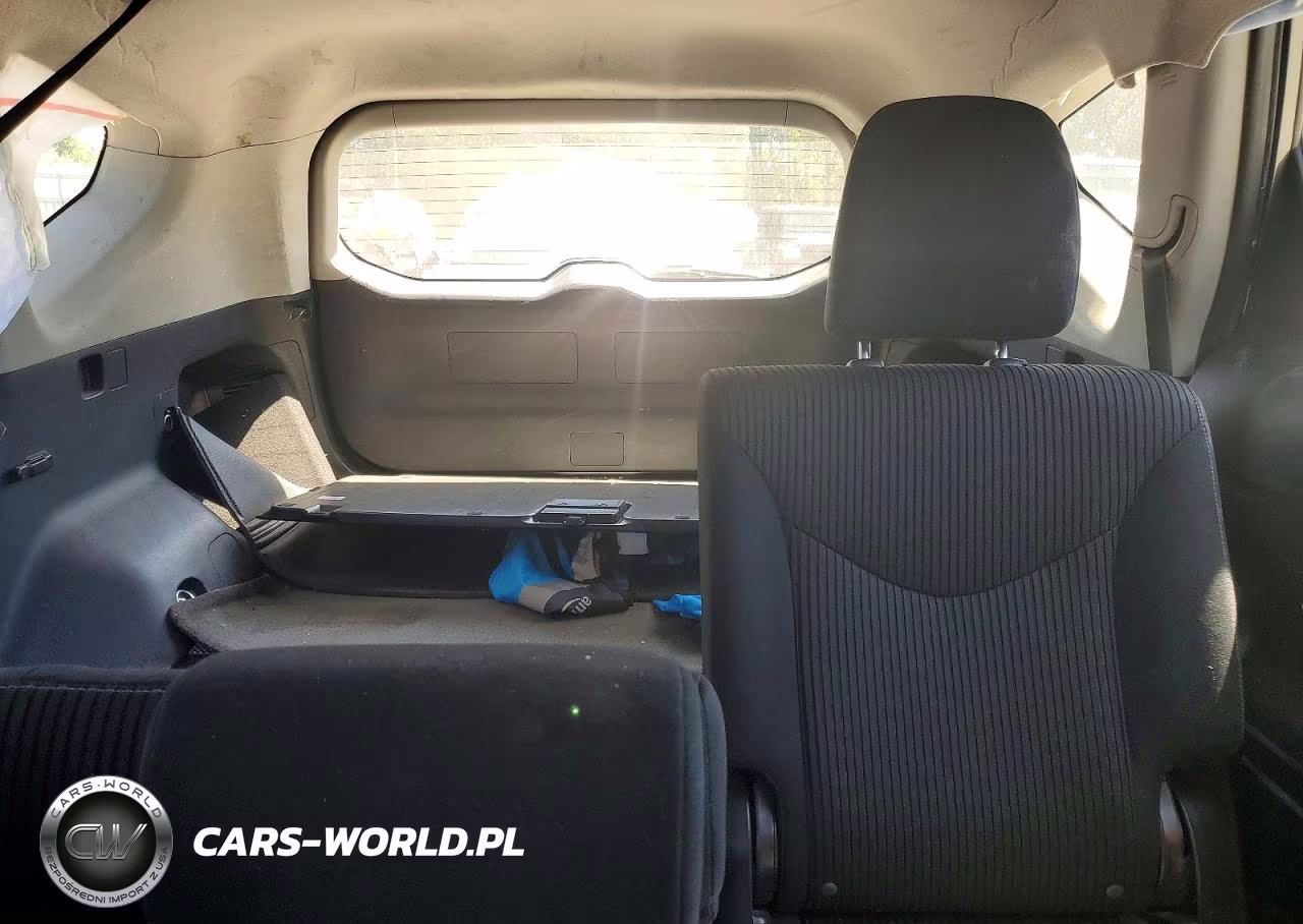 2017 Toyota Prius V Three VIN:JTDZN3EUXHJ070276 - 10