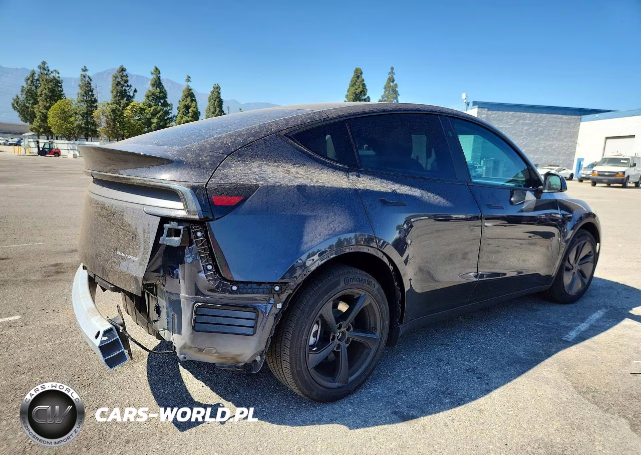 2026 Tesla Model Y VIN:7SAYGDEE3TF561943 - 3