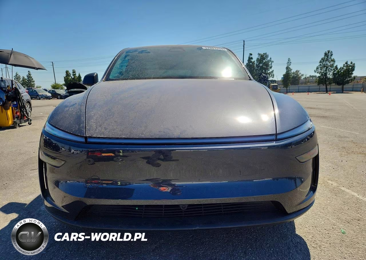 2026 Tesla Model Y VIN:7SAYGDEE3TF561943 - 5