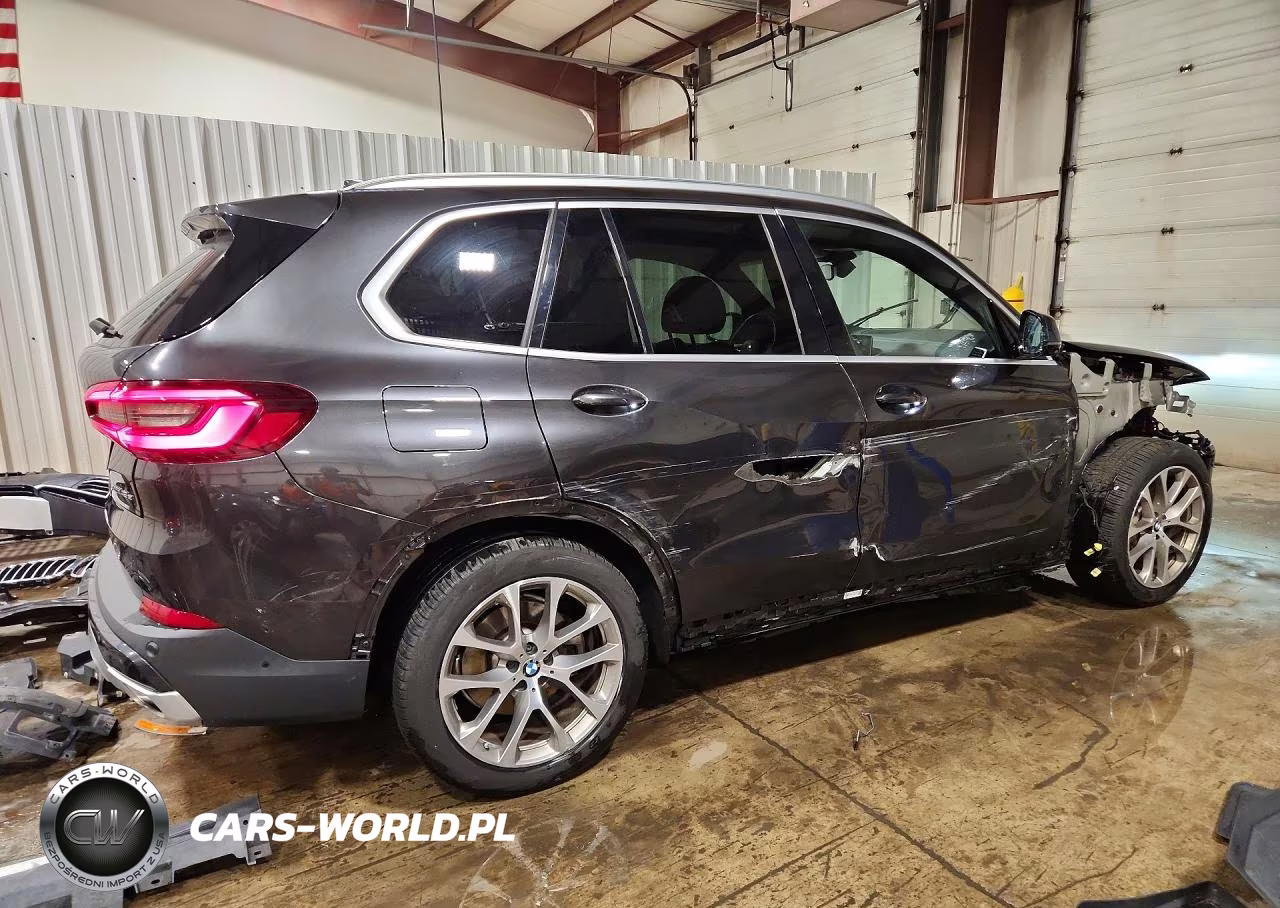 2021 BMW X5 xDrive45E VIN:5UXTA6C06M9G08018 - 3