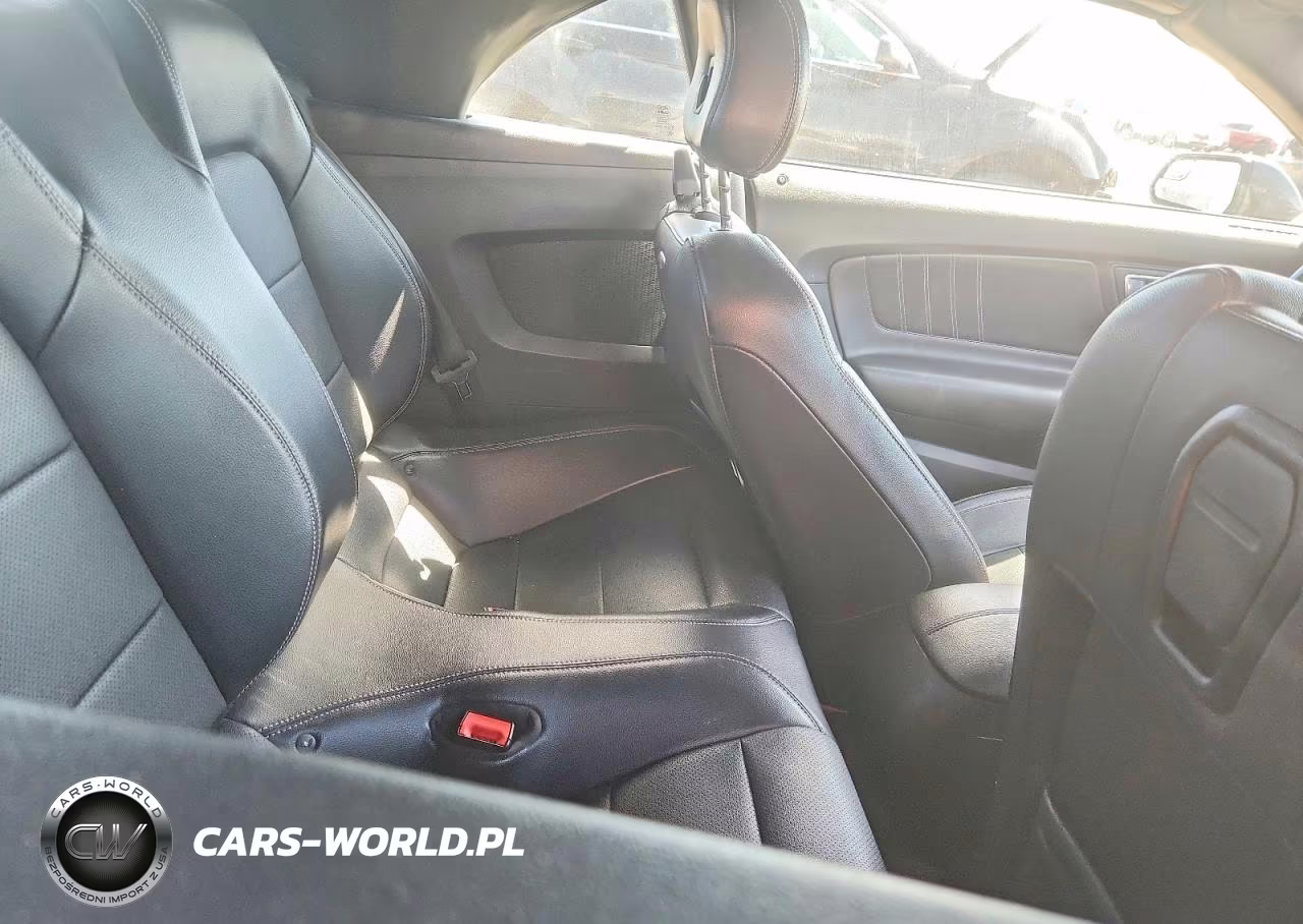 2018 Ford Mustang VIN:1FATP8UH4J5124385 - 10