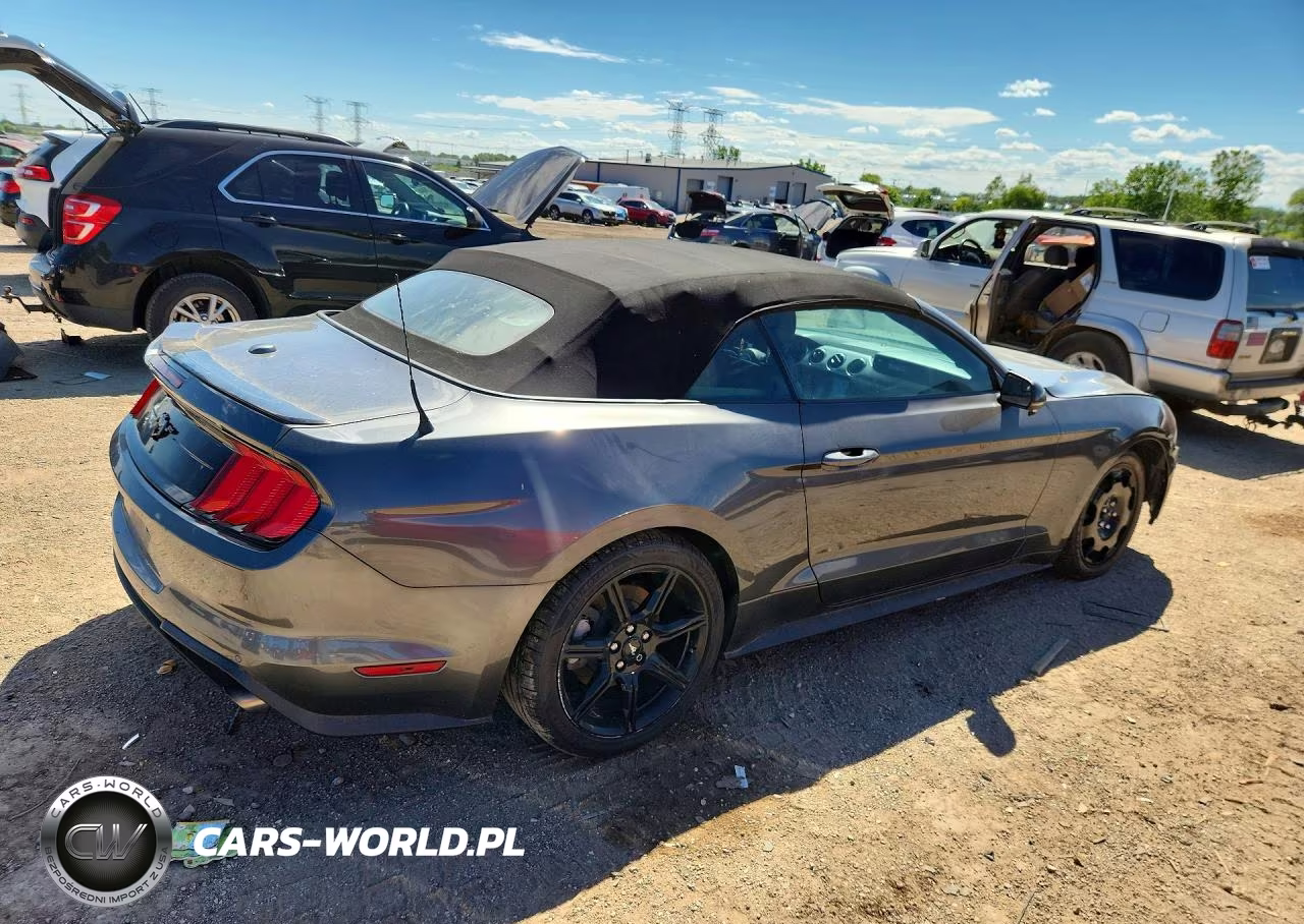 2018 Ford Mustang VIN:1FATP8UH4J5124385 - 3
