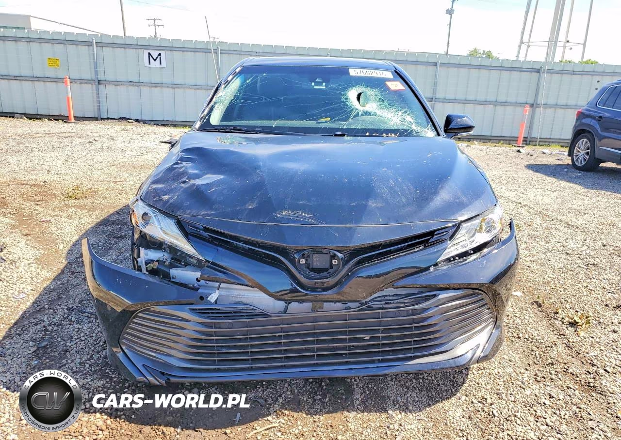 2018 Toyota Camry Xle VIN:4T1B11HK1JU117142 - 5