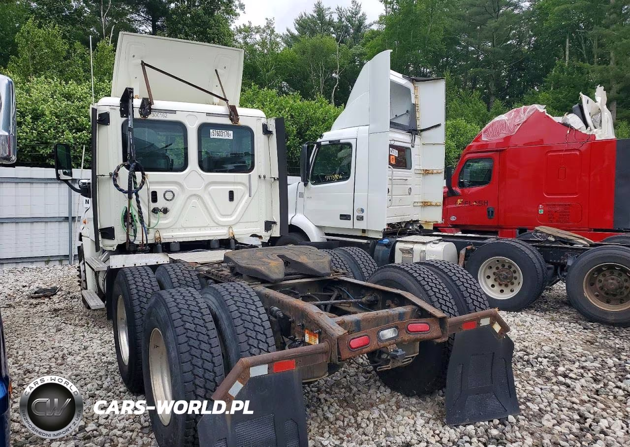 2018 Freightliner Cascadia 125 Semi Truck VIN:3AKJGEDV3JSJH2325 - 3