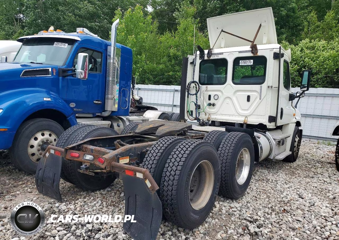2018 Freightliner Cascadia 125 Semi Truck VIN:3AKJGEDV3JSJH2325 - 4